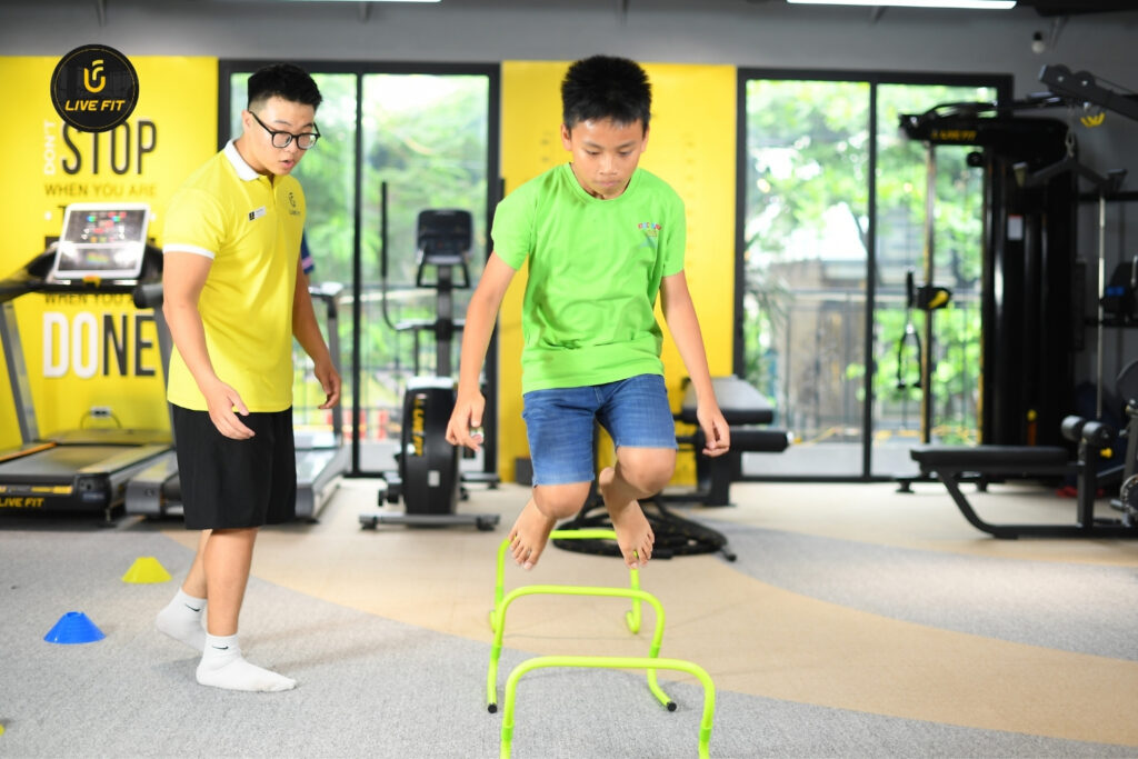 Bật nhảy và kéo giãn có thực sự giúp trẻ tăng chiều cao không?
