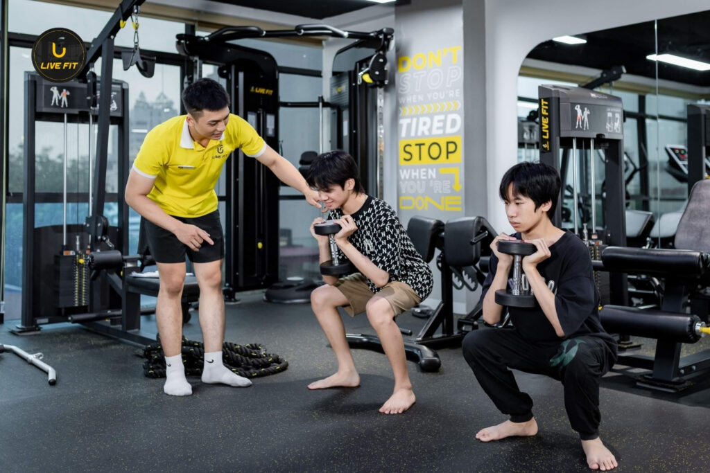 Sai lệch tư thế ở trẻ có tự hết khi lớn lên không?