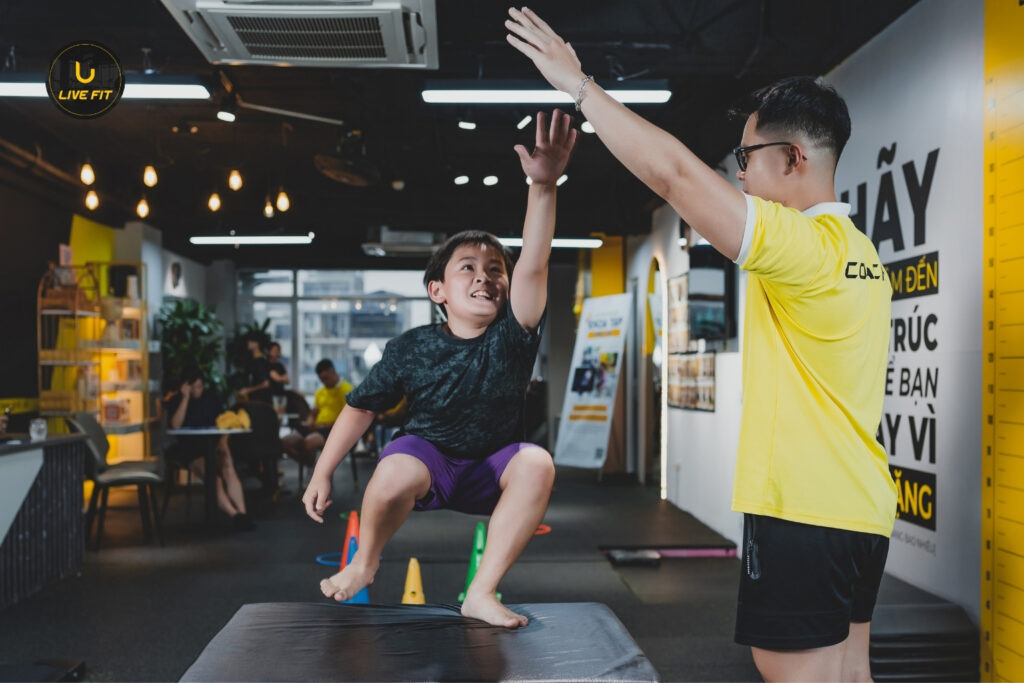 Trẻ ăn đủ chất nhưng vẫn thấp: Phụ huynh cần kiểm tra điều gì?