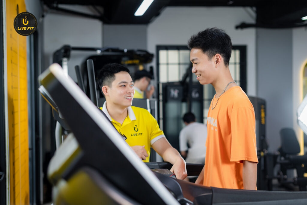 Trẻ thiếu cân nên tập thể thao hay hạn chế vận động?